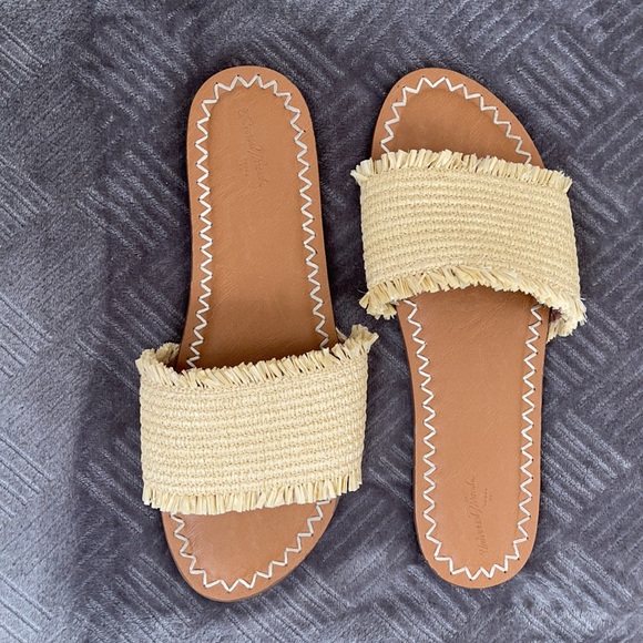 Sandals - Picture 2 of 2